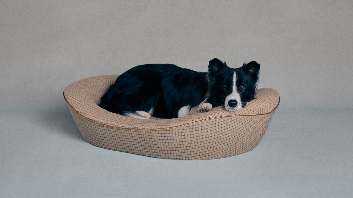 Enid Blythe Timeless Dog Bed in Tawny Ledger