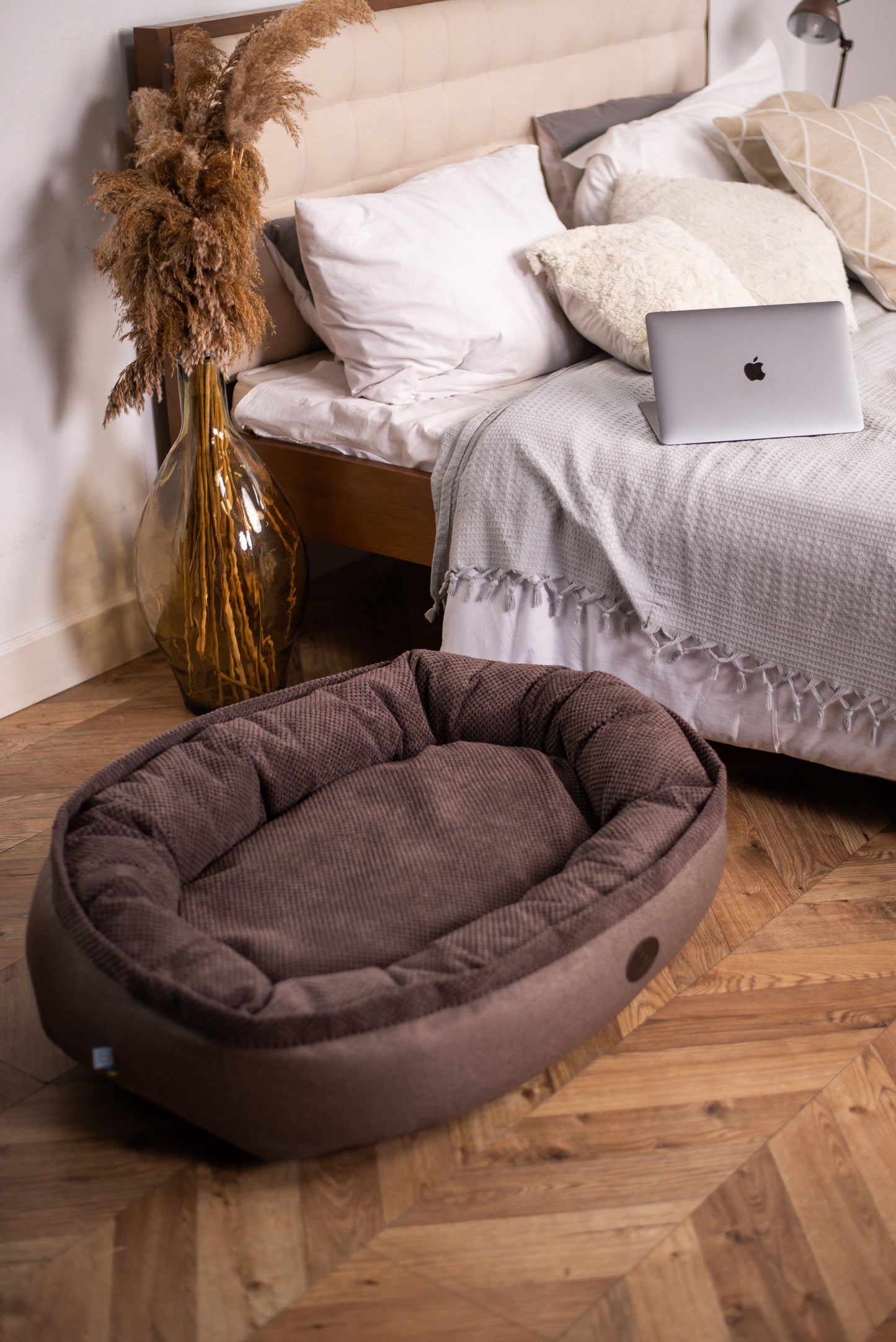 Chester & Lee Cuddly Bagel Dog Bed