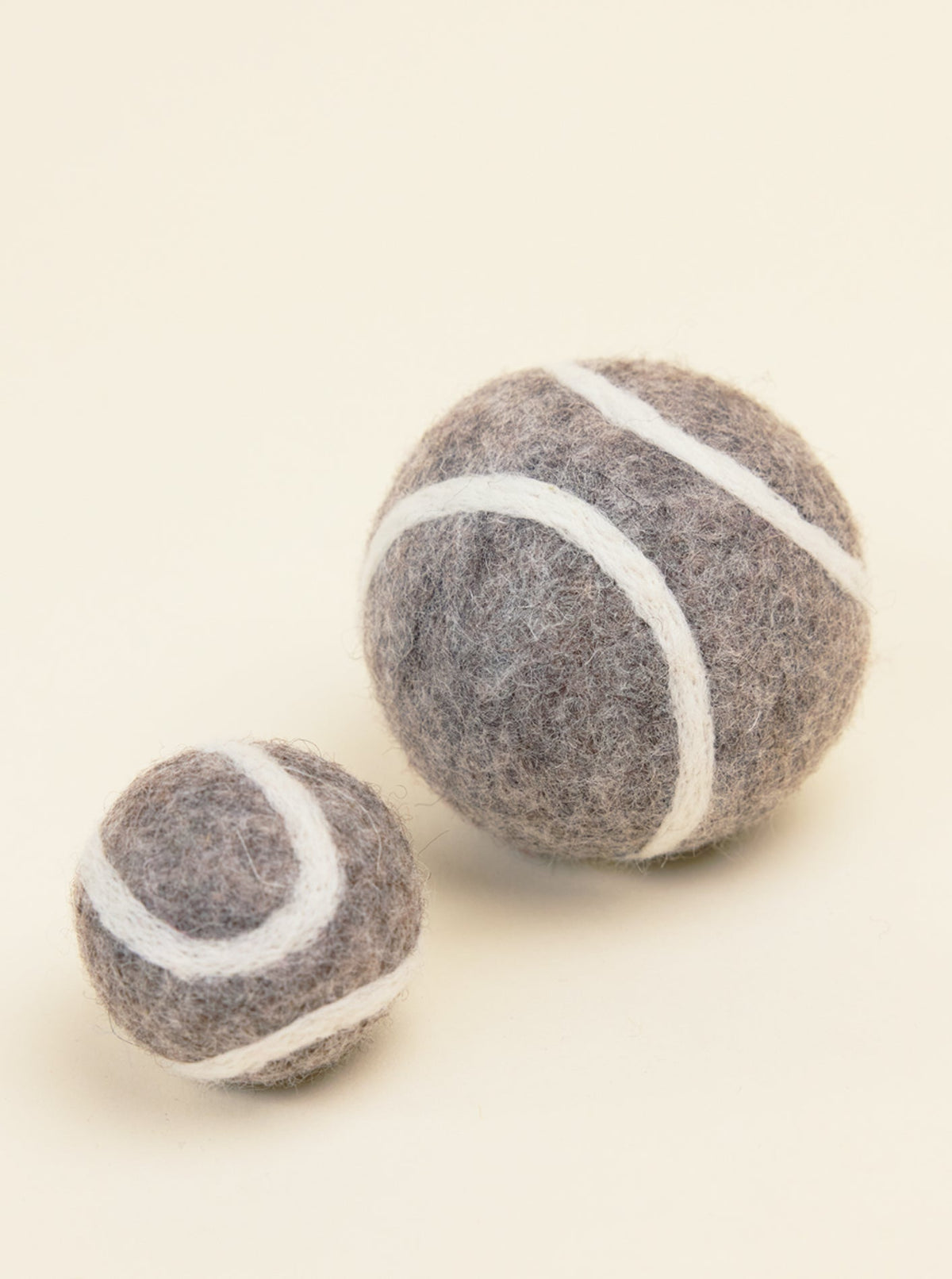 MODERNBEAST Wool Tennis Ball