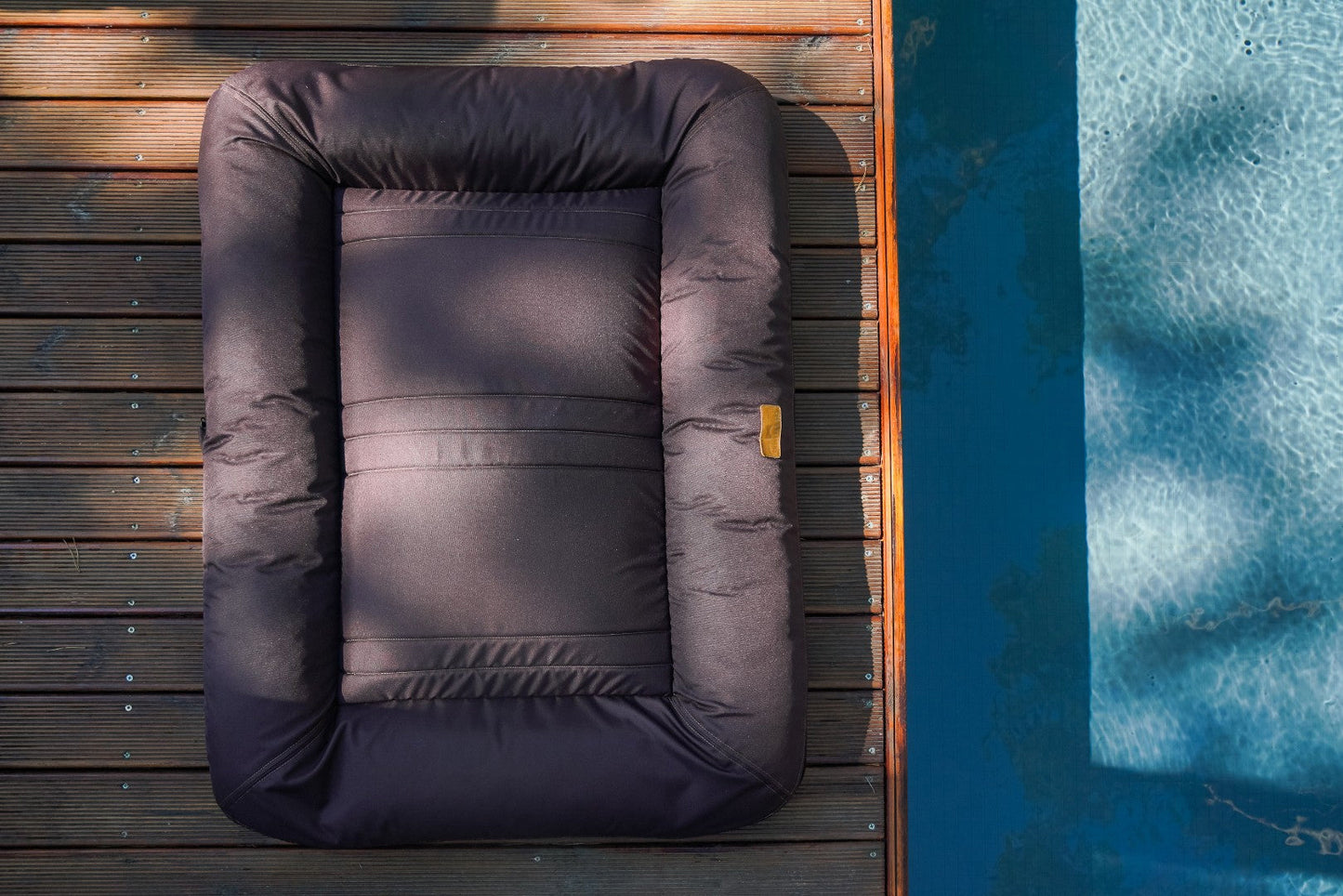 Chester & Lee Waterproof Lounger Dog Bed Gray