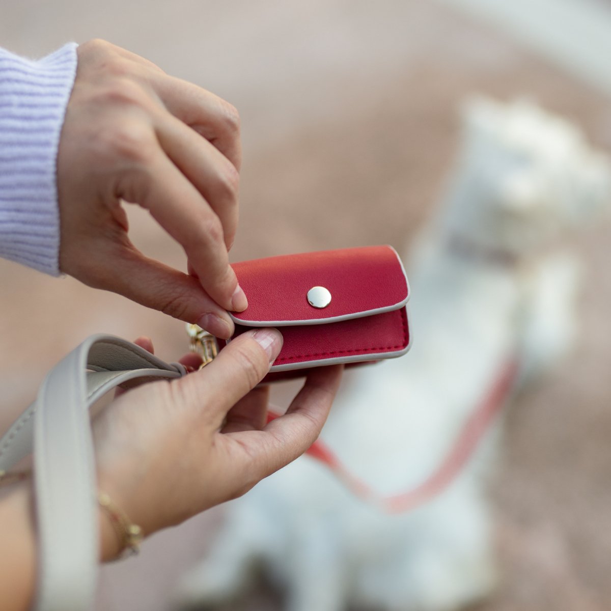 Nina Woof Waste Bag Holder - Vegan Leather - Bag Dispenser