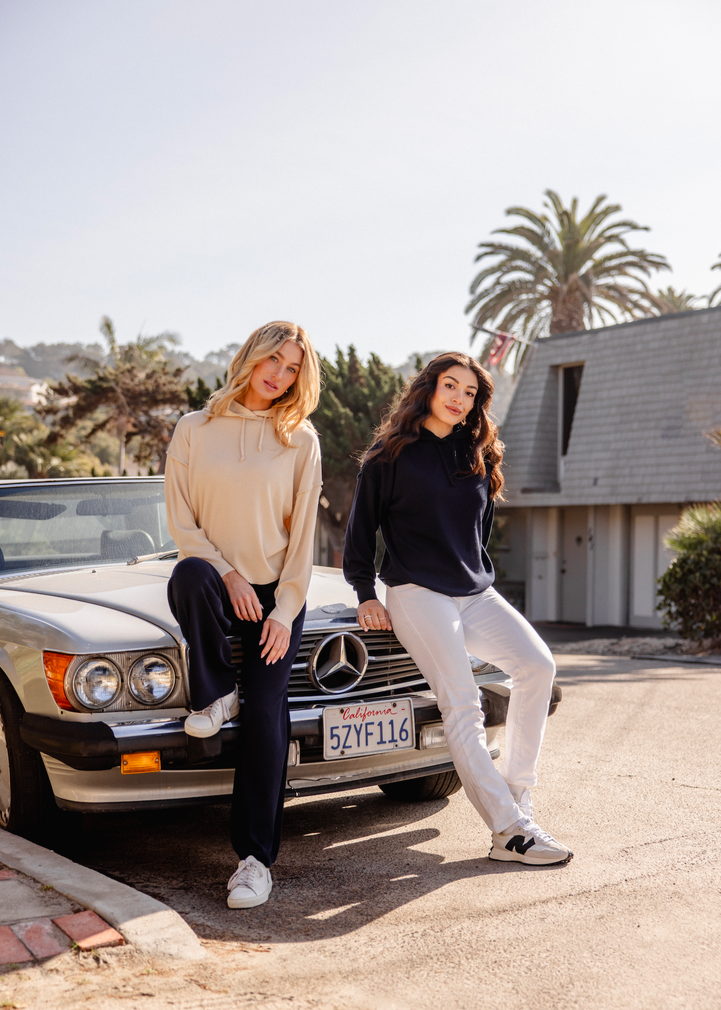 Harcour USA - Plume Womens Hoodie