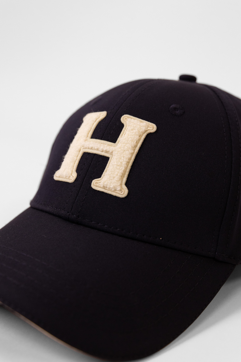 Harcour USA - Benedicte Cap
