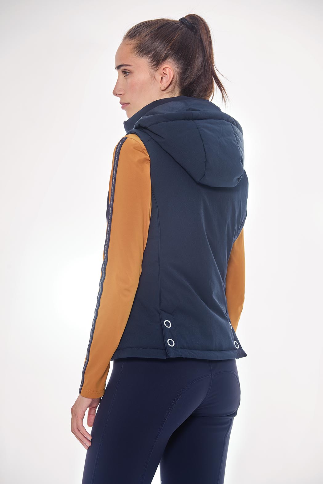 Harcour USA - Bernie Vest