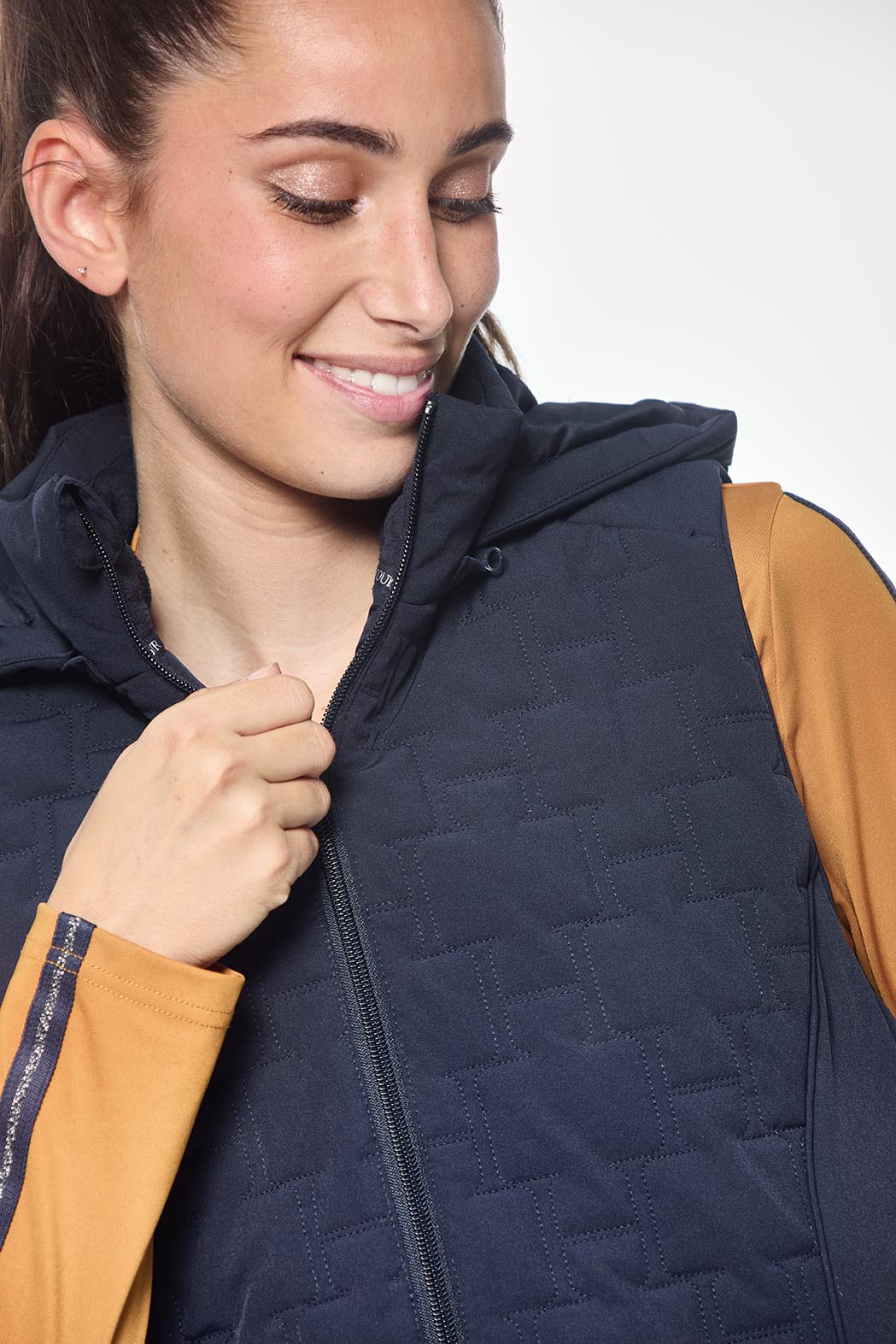 Harcour USA - Bernie Vest