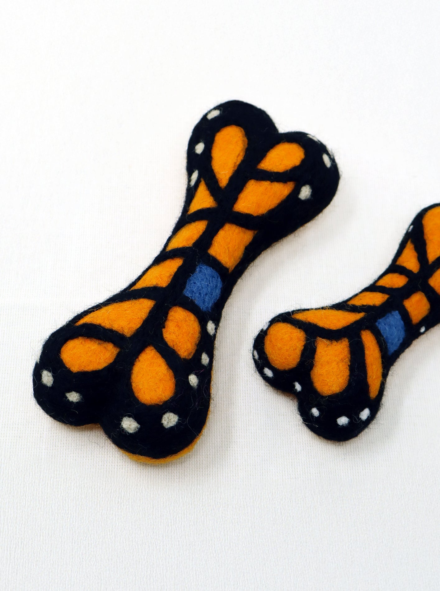 MODERNBEAST - Monarch Butterfly Wool Bone