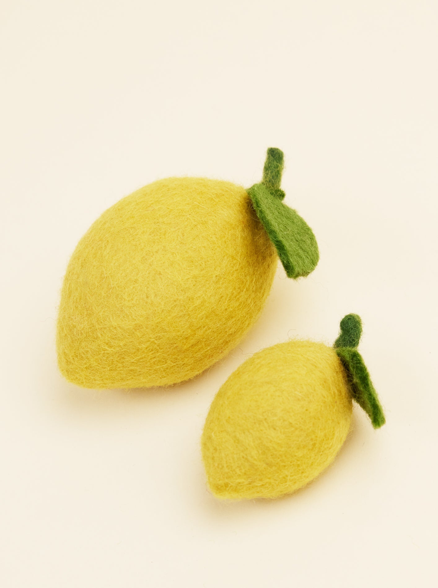 MODERNBEAST - Lemon Wool Dog & Cat Toy