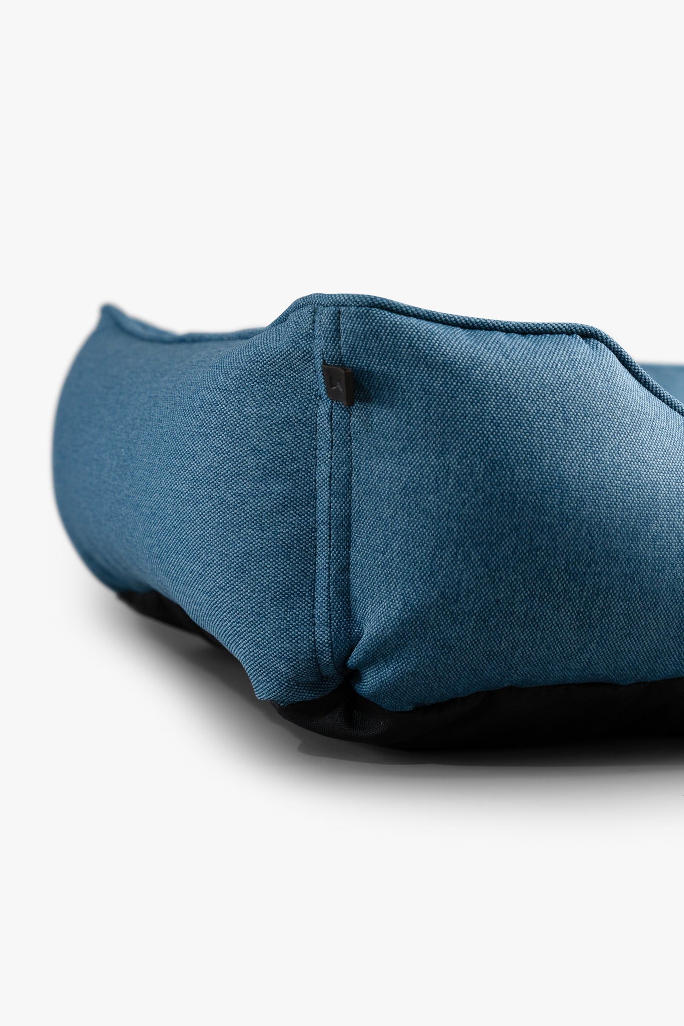 Chester & Lee Cotton Sleeper Dog Bed Denim