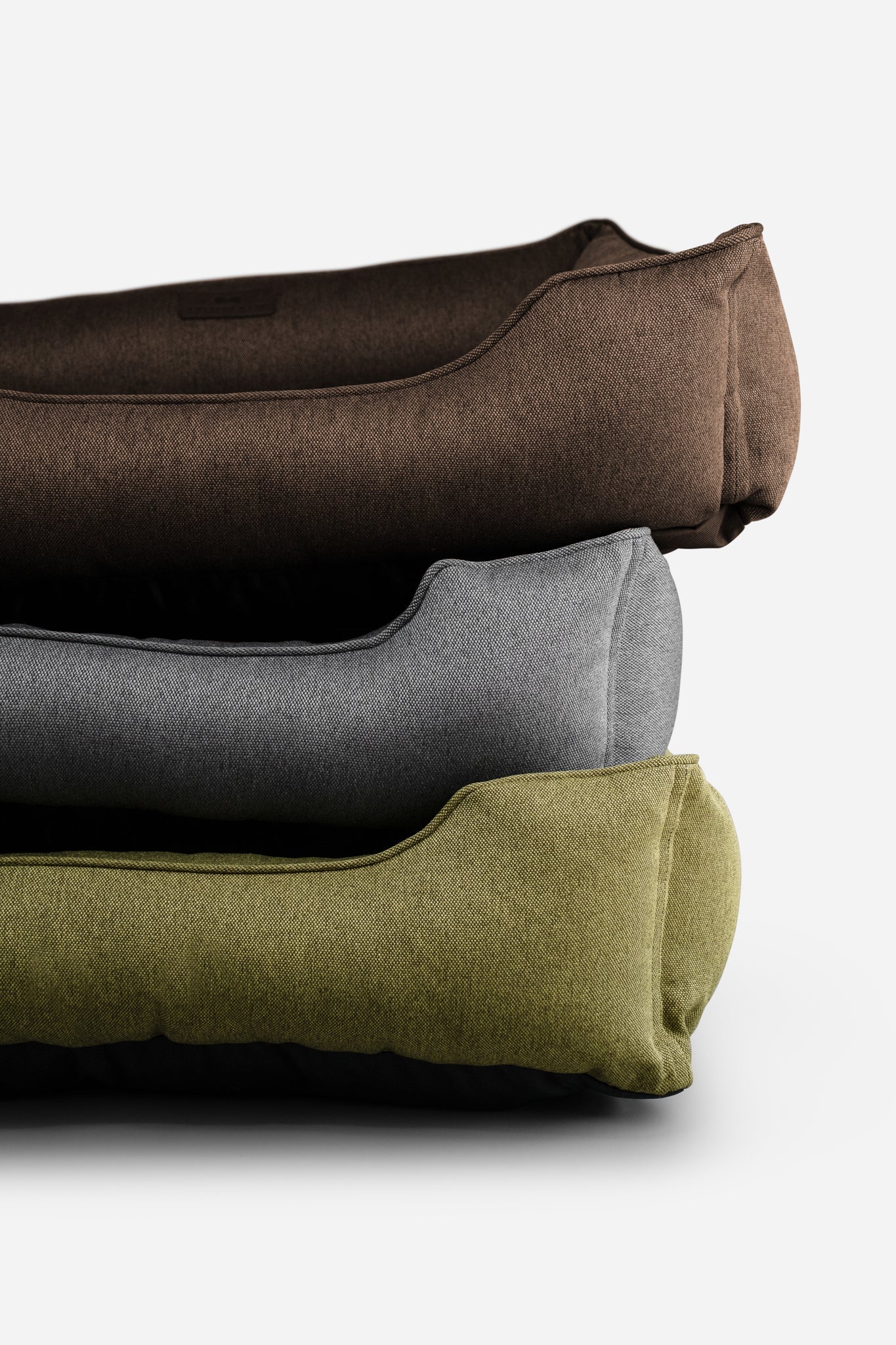 Chester & Lee Cotton Sleeper Dog Bed Brown