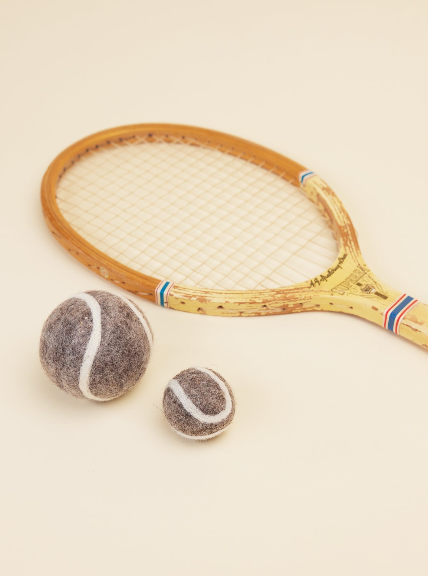 MODERNBEAST Wool Tennis Ball