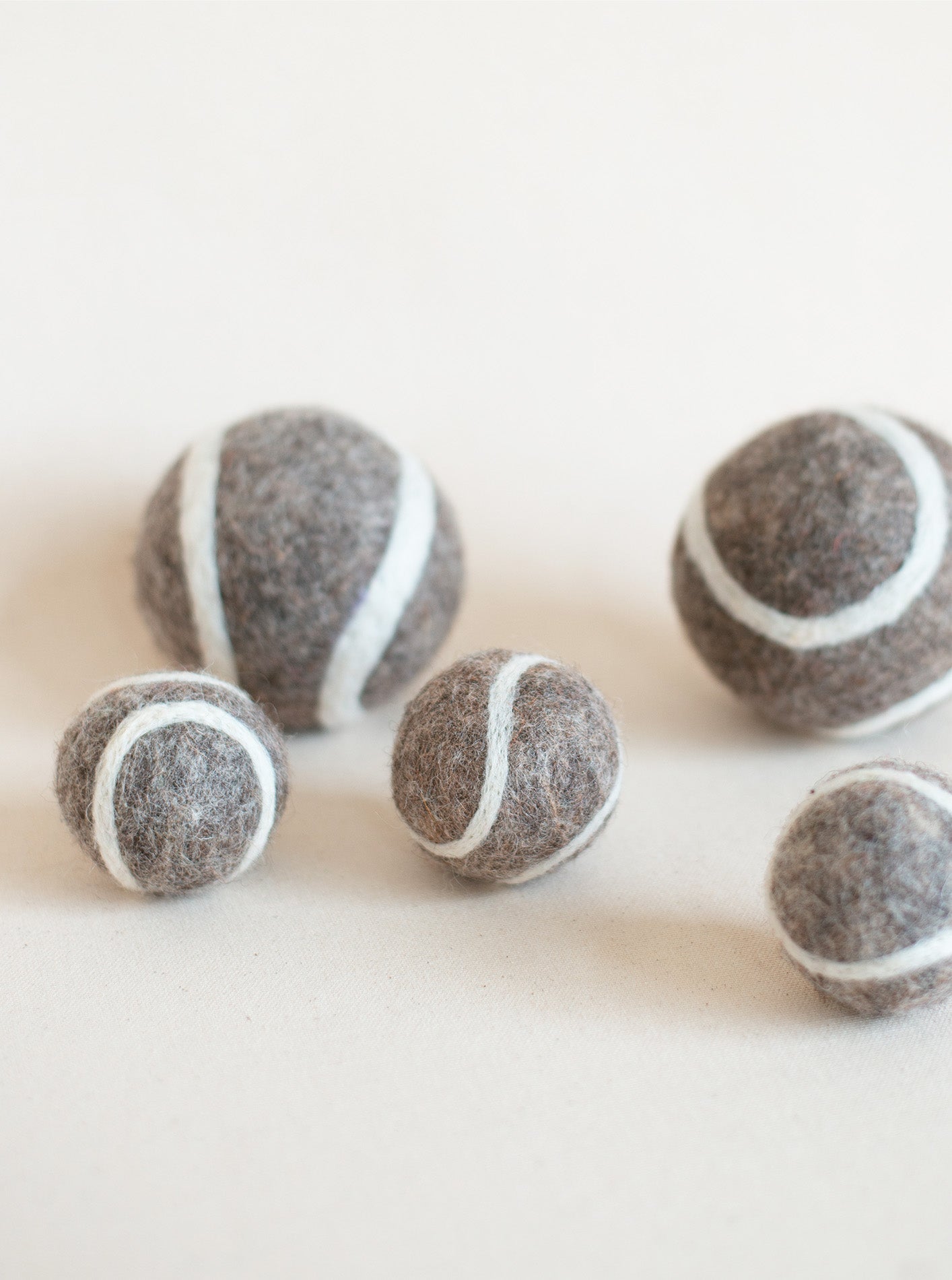 MODERNBEAST Wool Tennis Ball