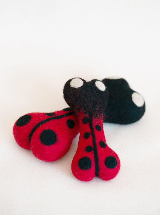 MODERNBEAST - Ladybug Wool Bone Dog Toy