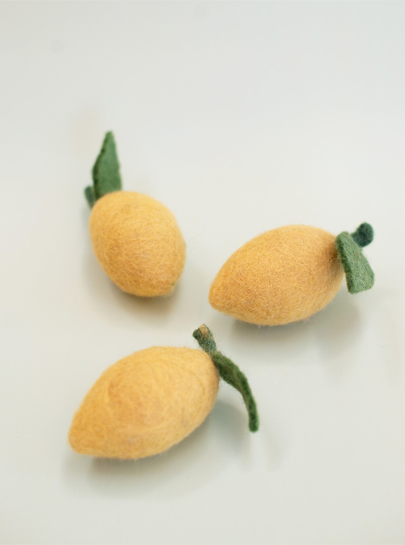 MODERNBEAST - Lemon Wool Dog & Cat Toy
