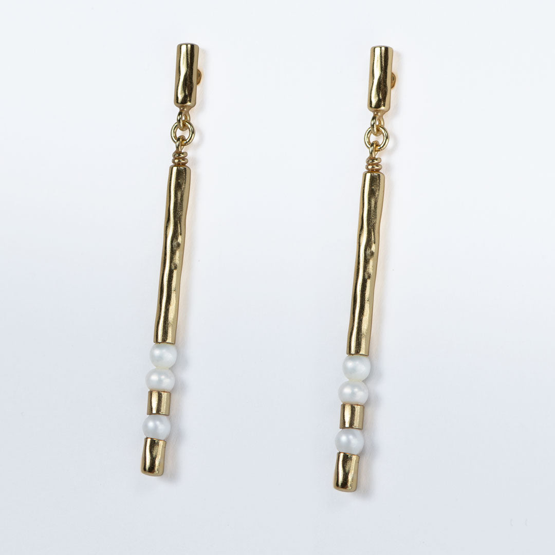 Urban Equestrian - Prism - Linea Pearl Equestrian Earring