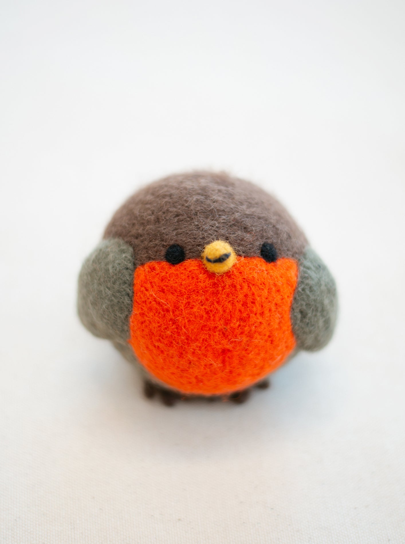 MODERNBEAST -  Robin Beastballl Dog Toy