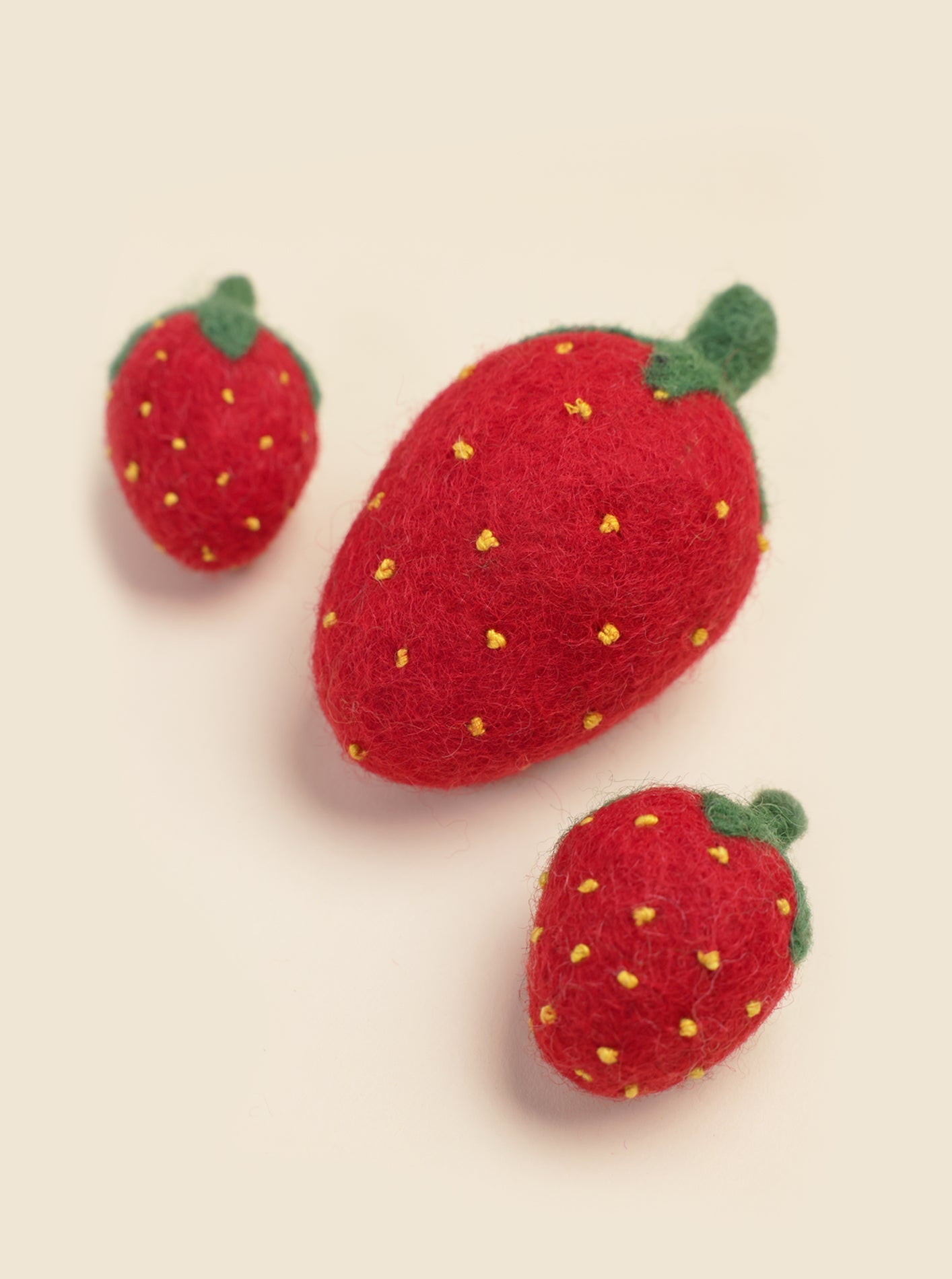MODERNBEAST Doggy Strawberry