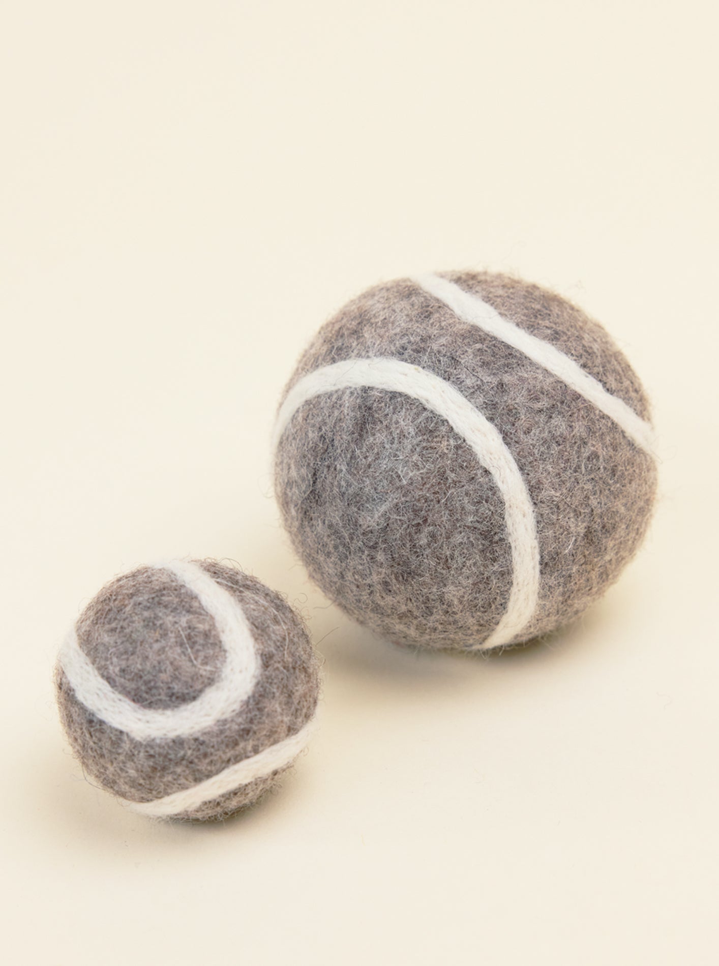 MODERNBEAST Wool Tennis Ball