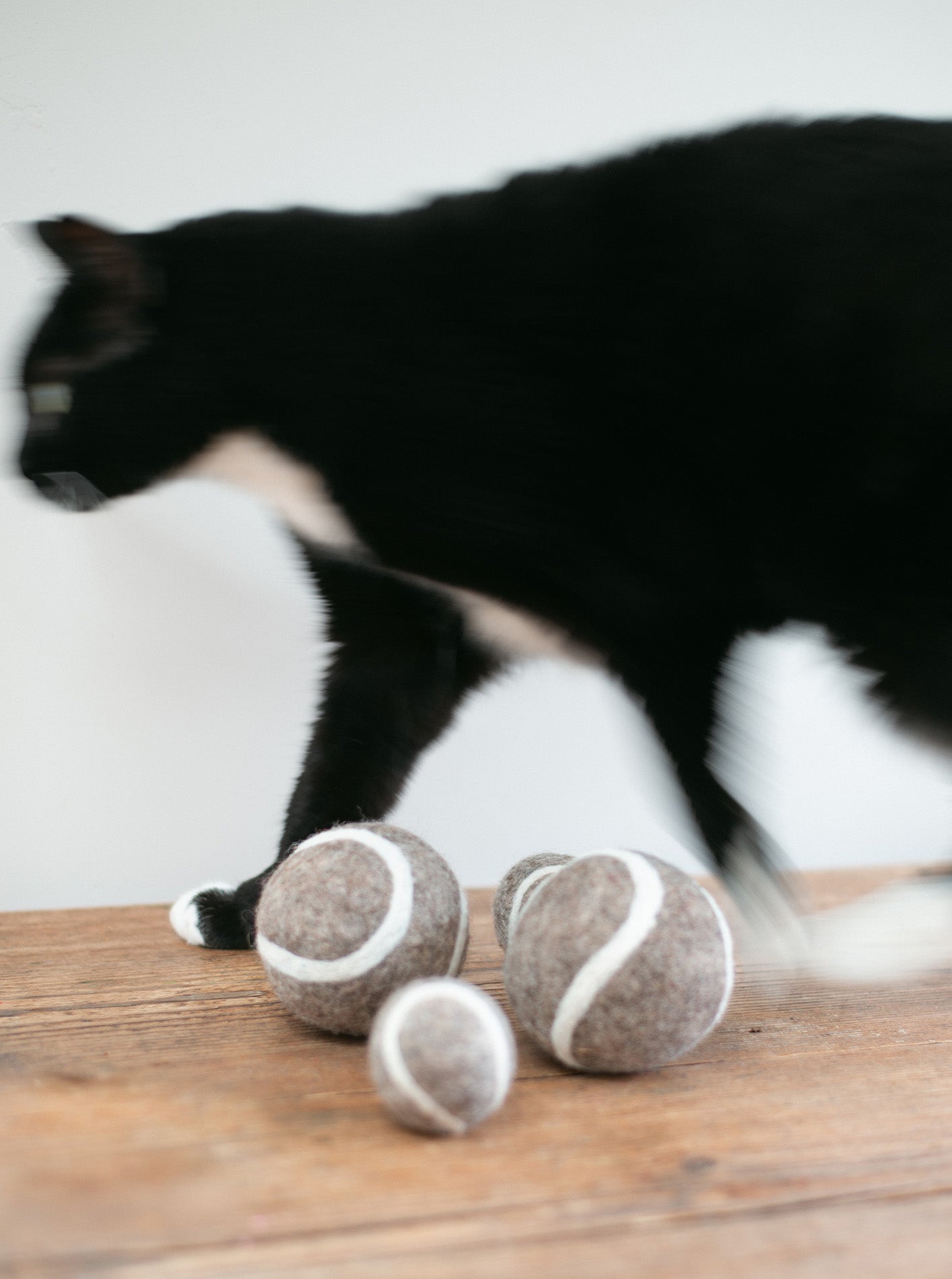 MODERNBEAST Wool Tennis Ball