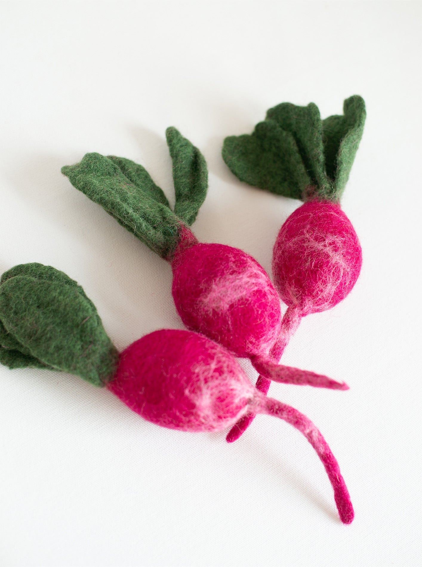 MODERNBEAST - Turnip Wool Dog & Cat Toy