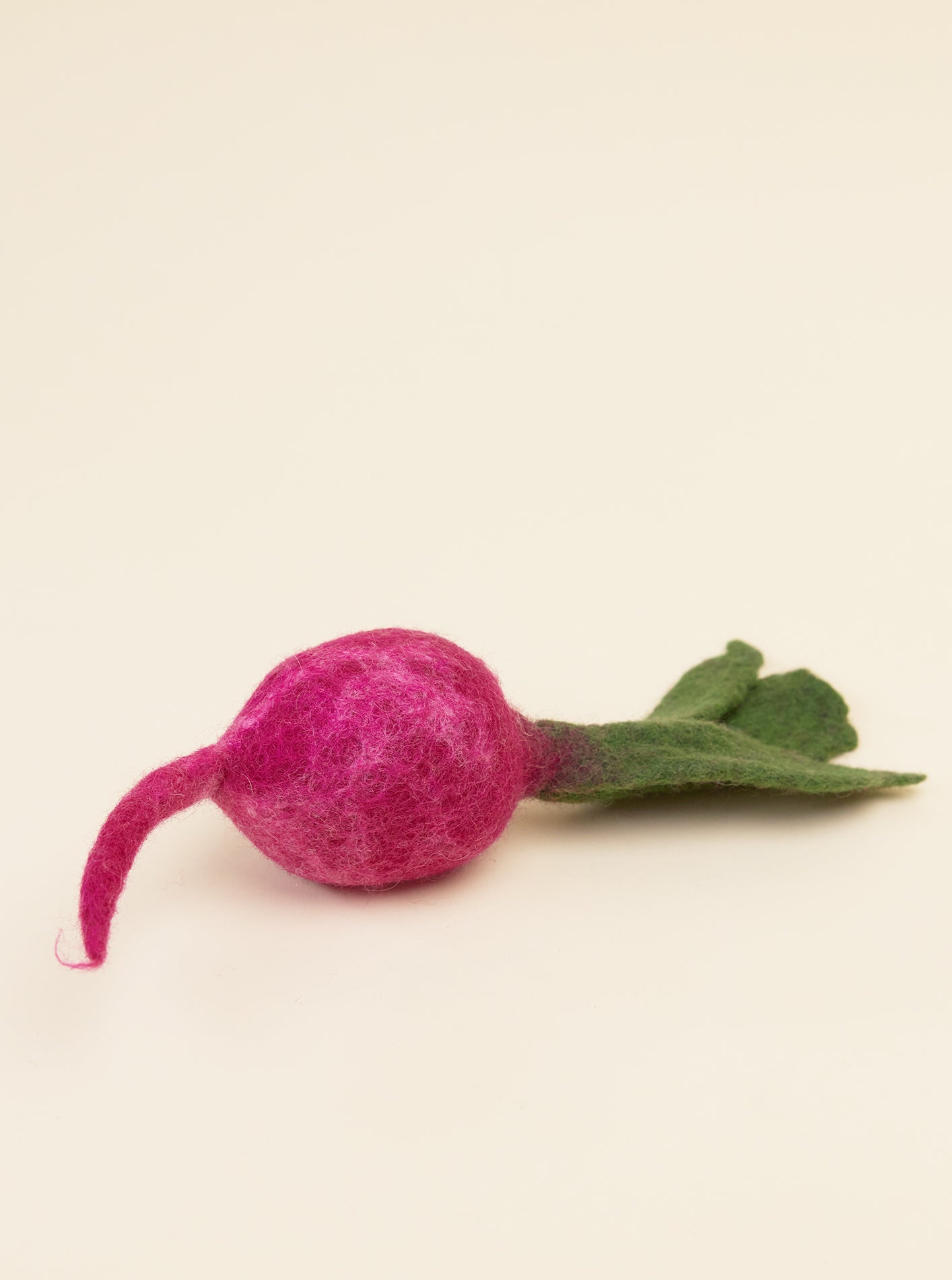MODERNBEAST - Turnip Wool Dog & Cat Toy