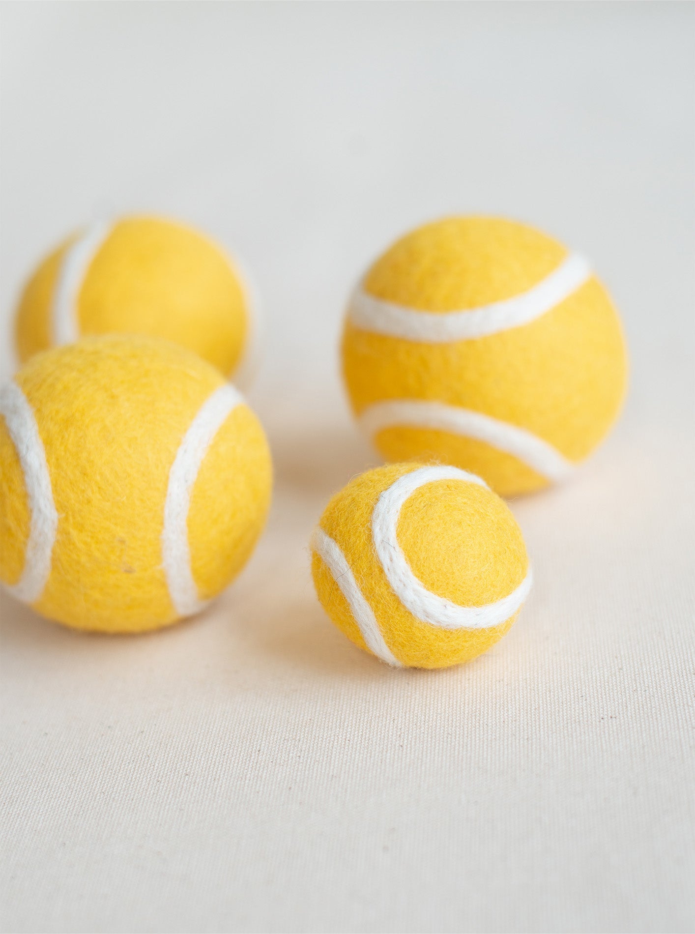 MODERNBEAST Wool Tennis Ball