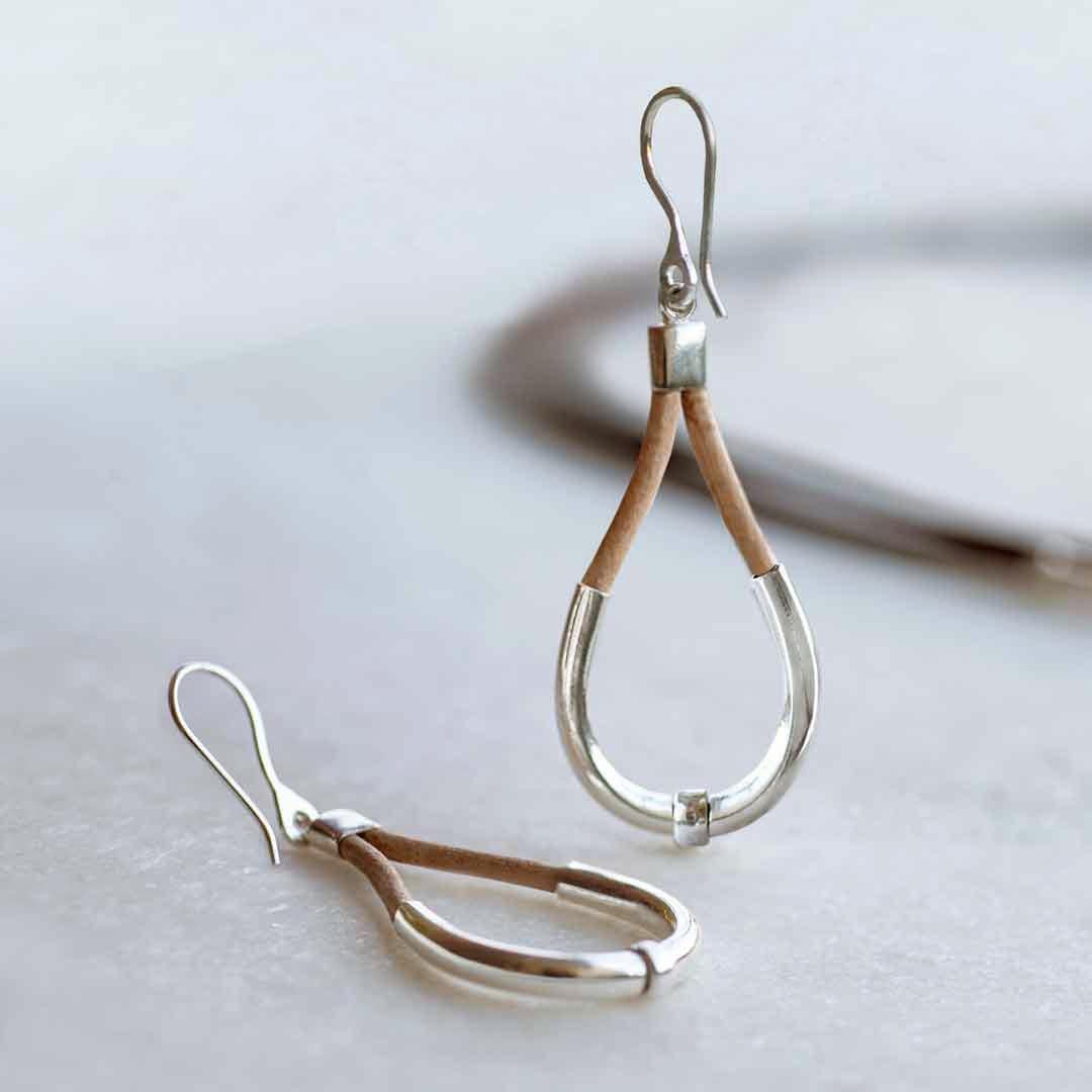 Urban Equestrian - Calista - Equestrian Horseshoe Necklace on Natural Leather
