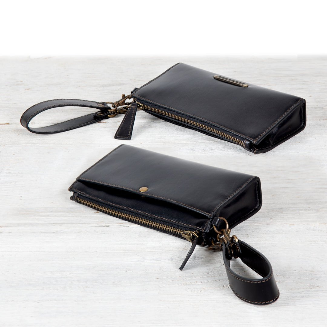 Urban Equestrian Caravel Wristlet Clutch - Luxury Leather Handbag in Black