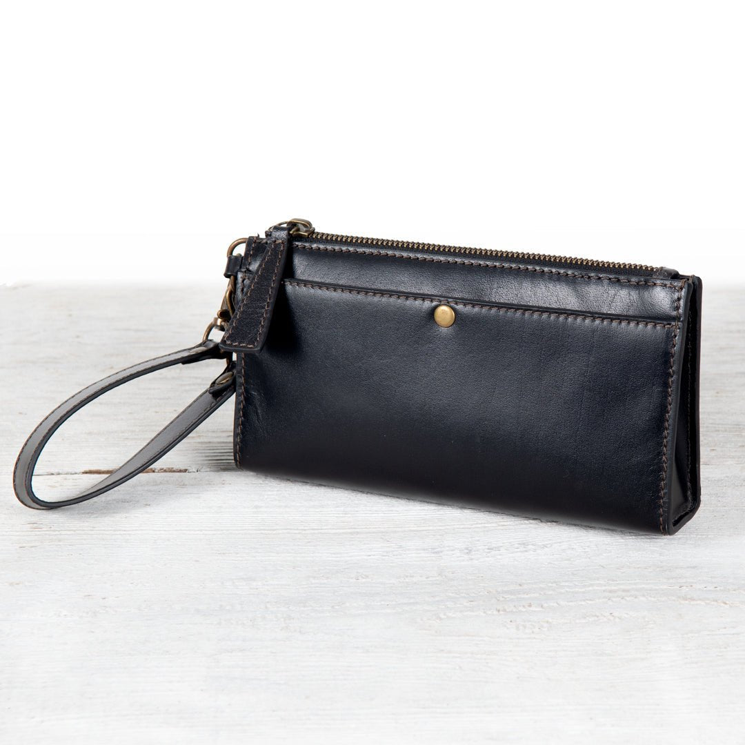 Urban Equestrian Caravel Wristlet Clutch - Luxury Leather Handbag in Black