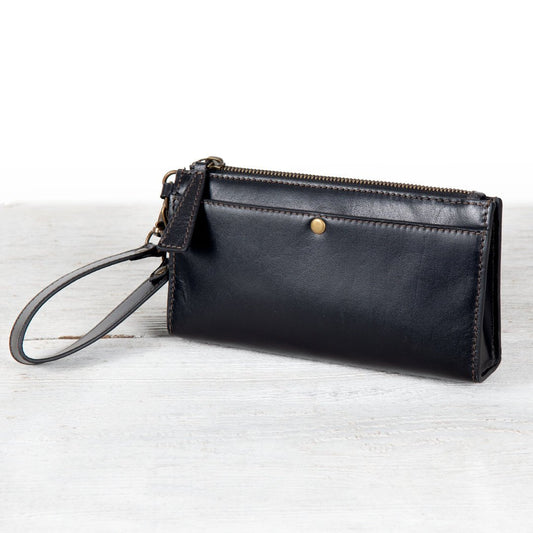 Urban Equestrian Caravel Wristlet Clutch - Luxury Leather Handbag in Black