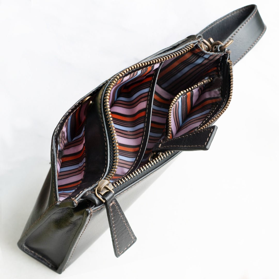 Urban Equestrian Caravel Wristlet Clutch - Luxury Leather Handbag in Black