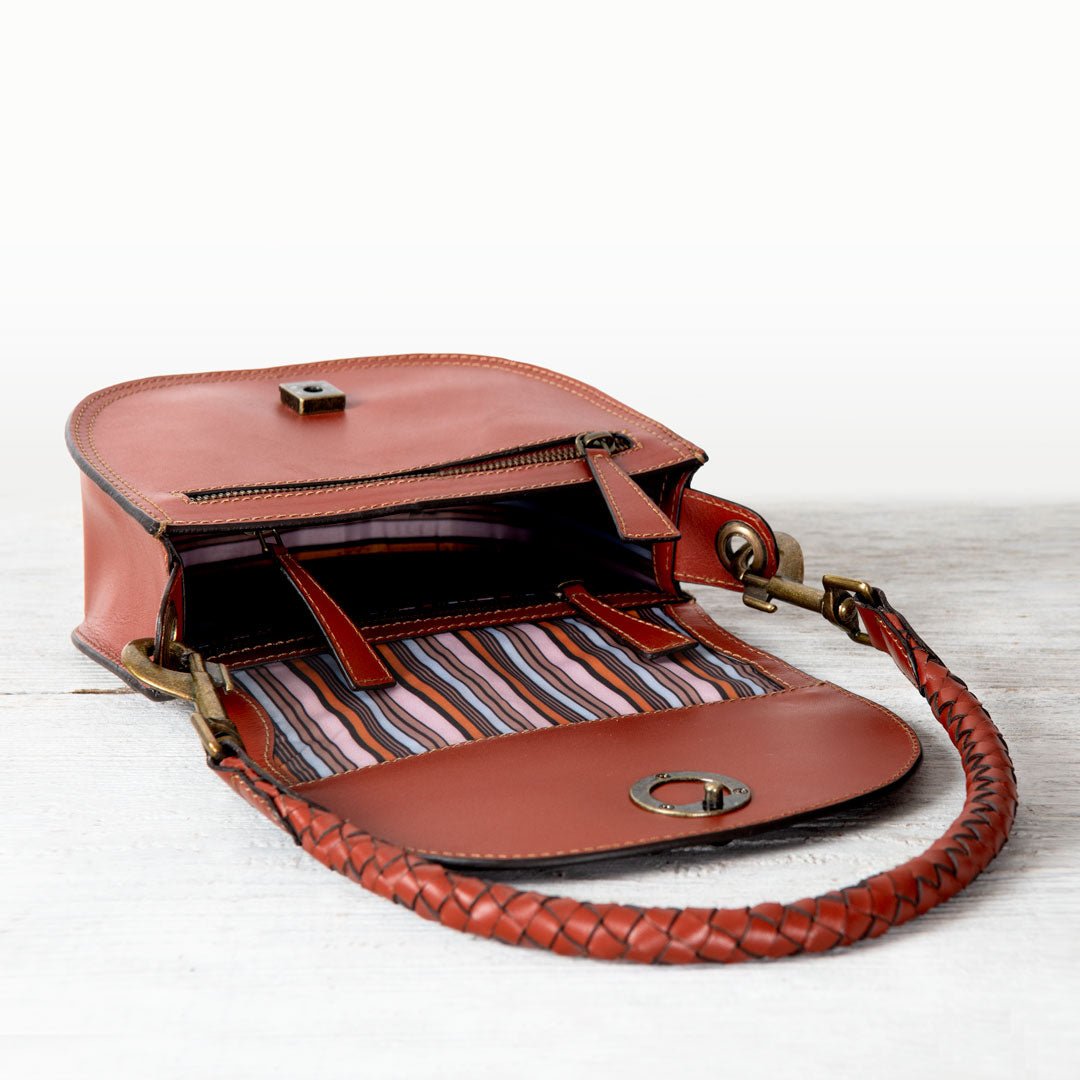 Urban Equestrian Coronado - Horse Bit Lock Luxury Leather Crossbody Handbag in Cognac