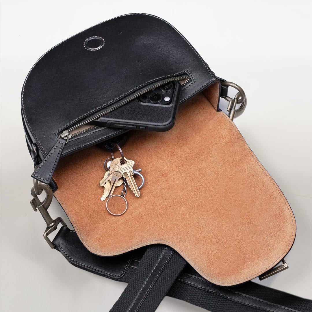 Urban Equestrian Signature Saddle Bag - Luxury Leather Handbag in Black