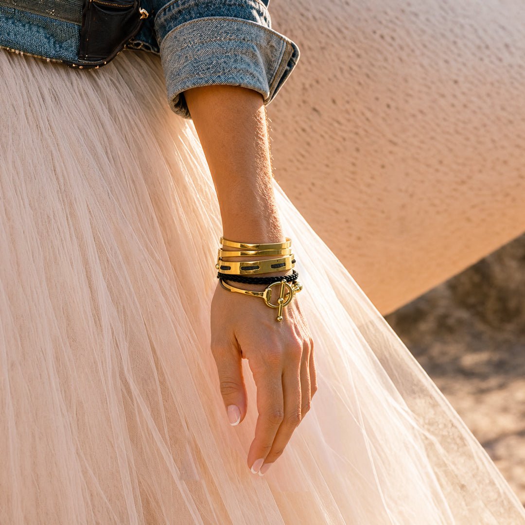 Urban Equestrian - Odeza - Wrap Around Horse Bit Bracelet in Gold & Black