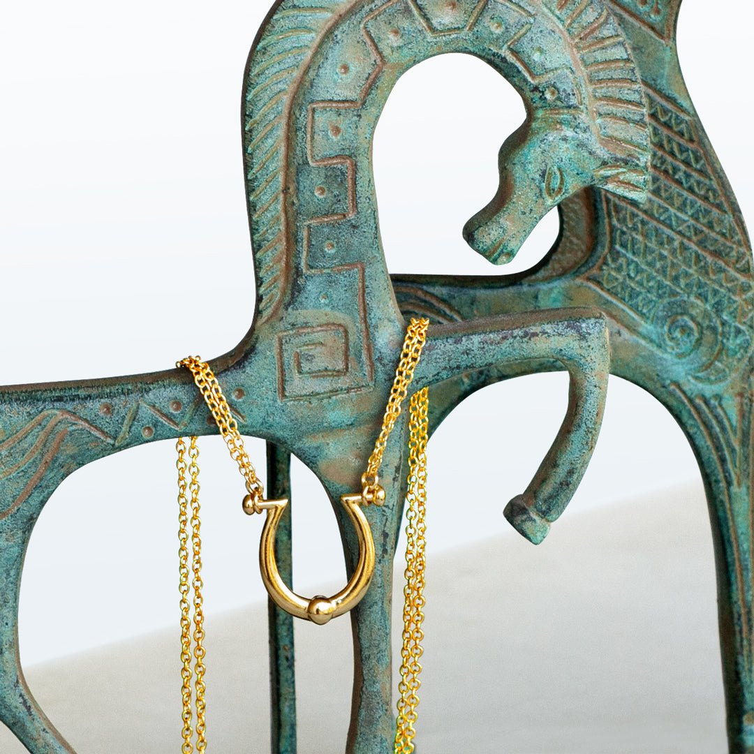 Urban Equestrian - Omega - Equestrian Horseshoe Necklace in Gold
