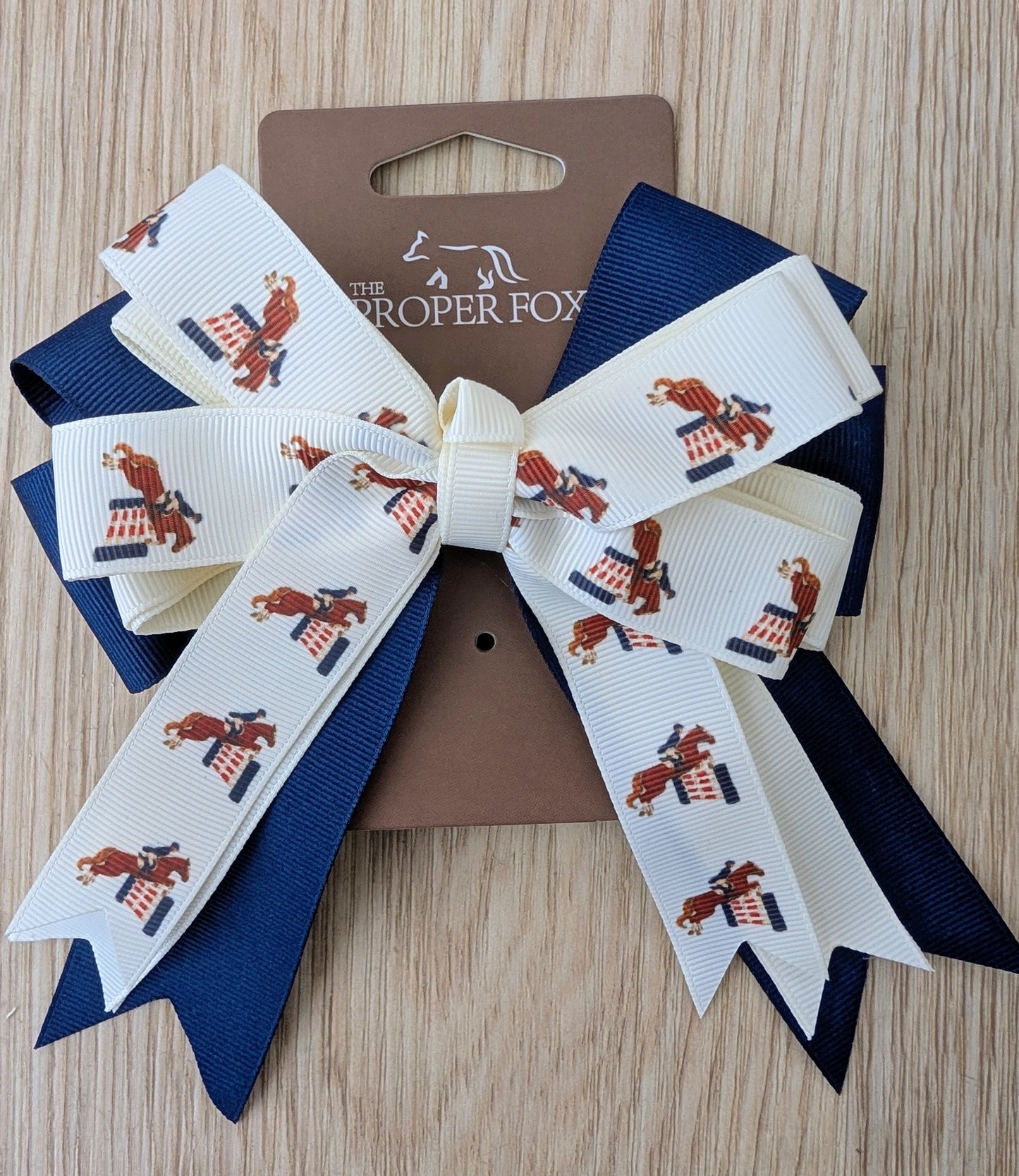 The Proper Fox - Equestrian Horse Show Bow - Jumping Horse Pattern