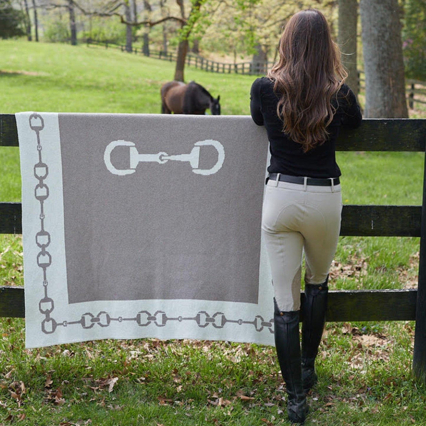 In2Green Cotton Sustainable Knit Throw Blanket - Equestrian Snaffle Bit Border