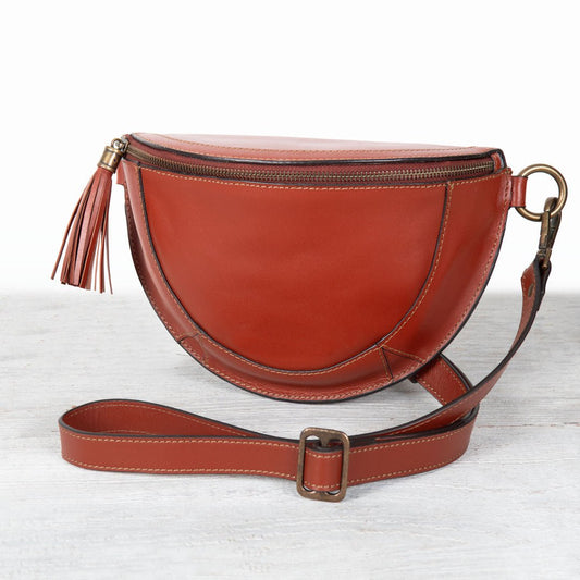 Urban Equestrian - Sonoma Sling Bag in Cognac
