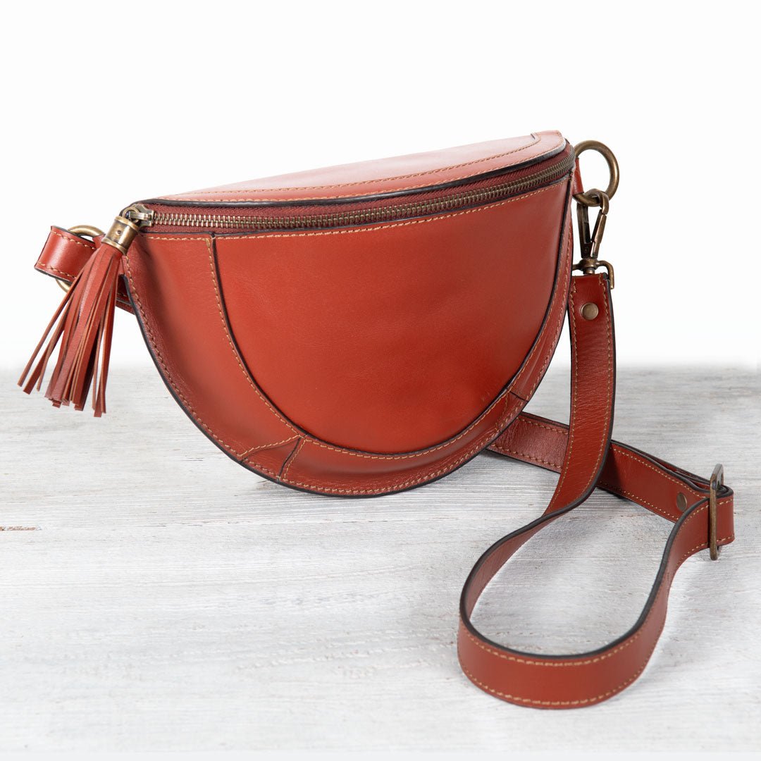 Urban Equestrian - Sonoma Sling Bag in Cognac