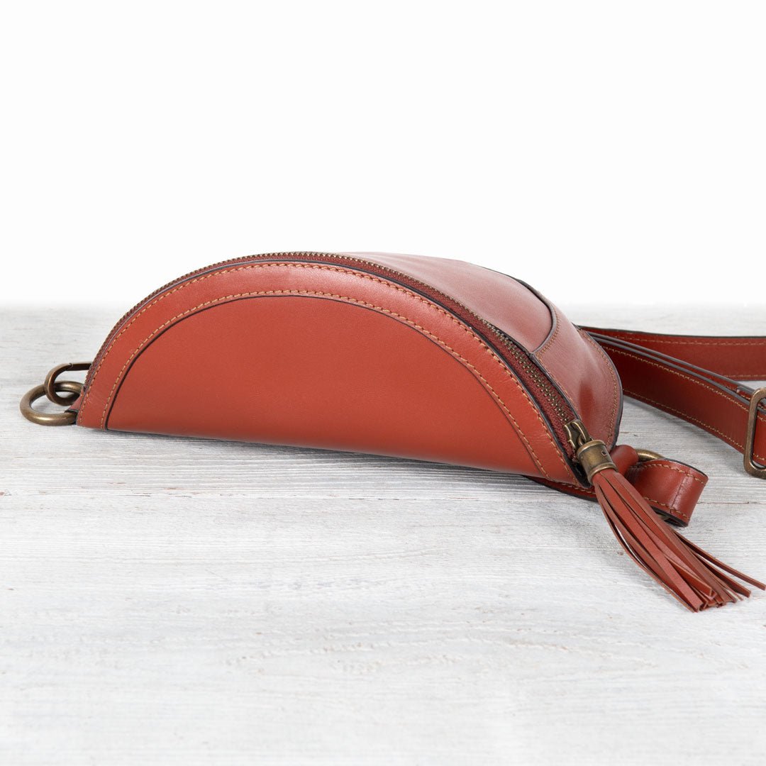 Urban Equestrian - Sonoma Sling Bag in Cognac
