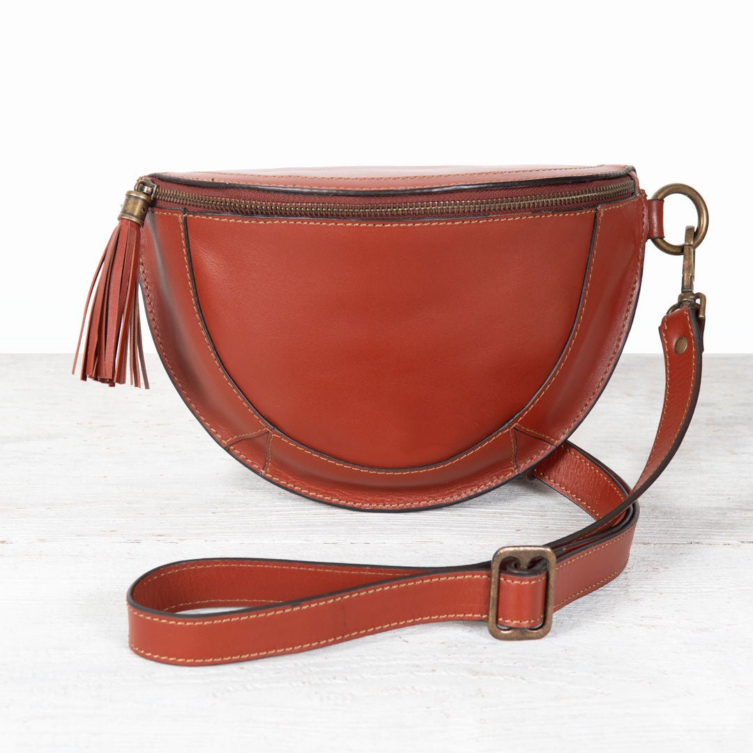 Urban Equestrian - Sonoma Sling Bag in Cognac