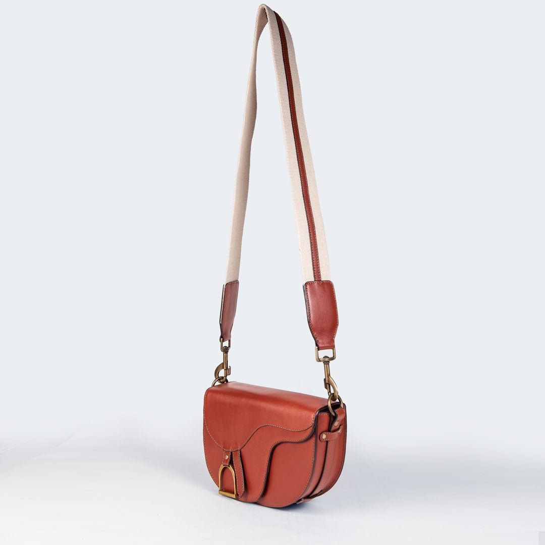 Urban Equestrian Signature Saddle Bag - Luxury Leather Handbag in Cognac