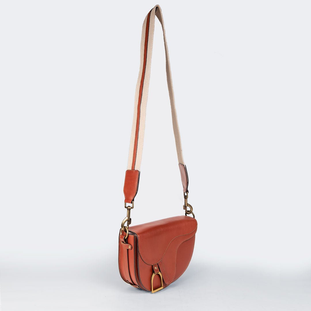 Urban Equestrian Signature Saddle Bag - Luxury Leather Handbag in Cognac